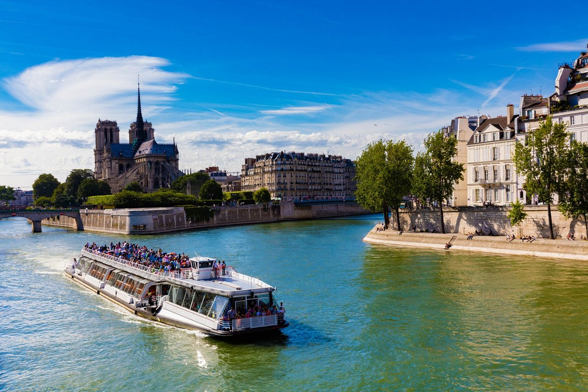 DINER CROISIERE SUR LA SEINE